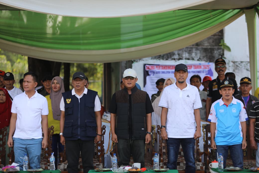 Bupati Ardito Wijaya Tinjau Langsung Siswi yang Dirawat di Puskesmas Kota Gajah