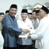 Plt. Bupati Lamteng Serahkan Bantuan dalam Safari Ramadan di Padang Ratu
