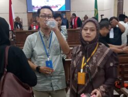 Sidang Lanjutan Kasus Dugaan Suap Fee Proyek 2025, Kaban Unit Layanan Pengadaan ULP/UKPBJ Wendy Mahardika S,T. Terlihat Gelisah Dan Gugub