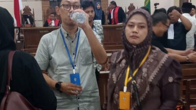 Sidang Lanjutan Kasus Dugaan Suap Fee Proyek 2025, Kaban Unit Layanan Pengadaan ULP/UKPBJ Wendy Mahardika S,T. Terlihat Gelisah Dan Gugub
